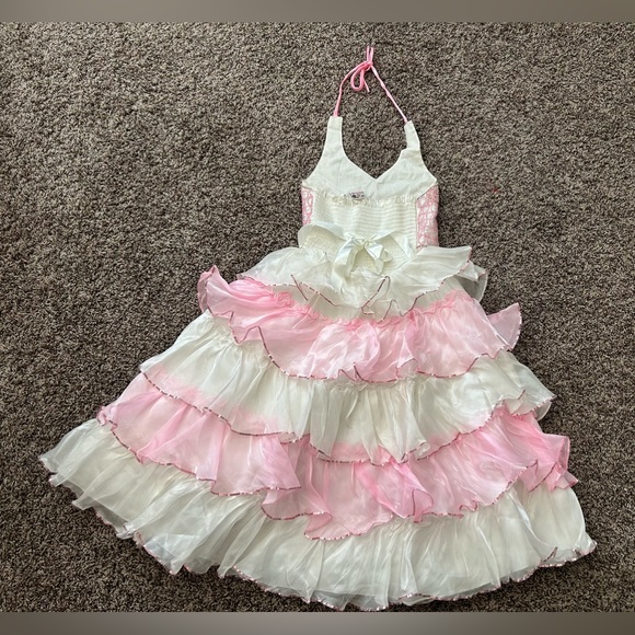 Beautiful formal beaded pink and white layered gown - Picture 3 of 5